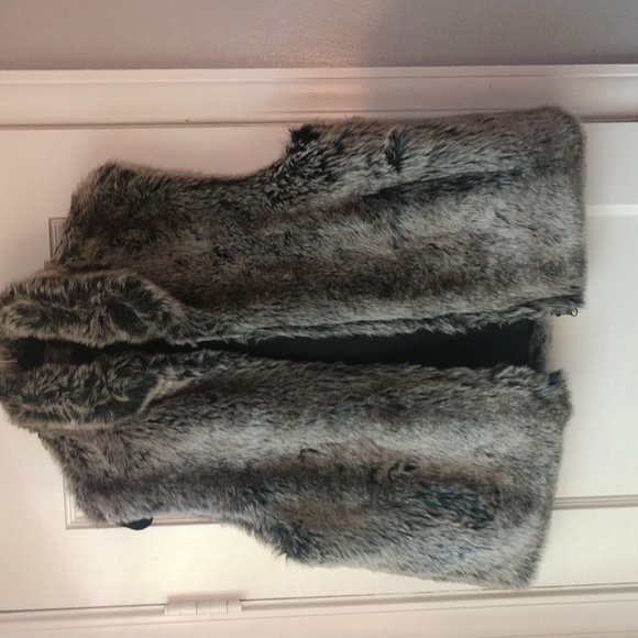 Reversible faux fur vest - Picture 4 of 12